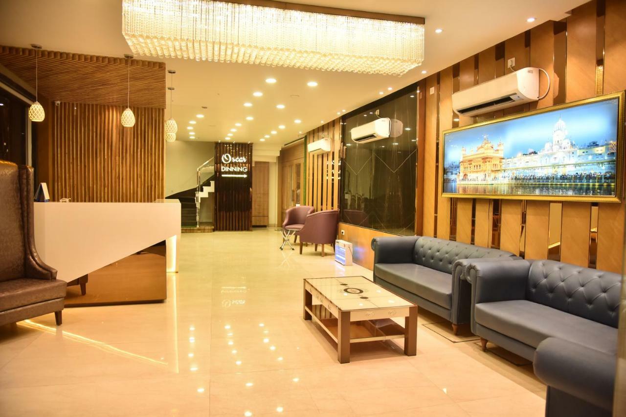 Hotel Oscar Amritsar Exteriör bild