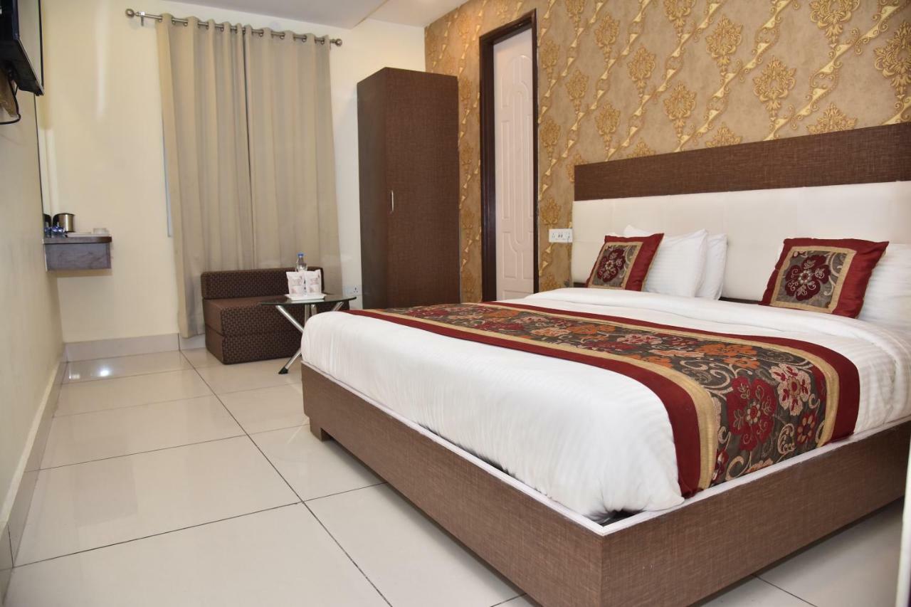 Hotel Oscar Amritsar Exteriör bild